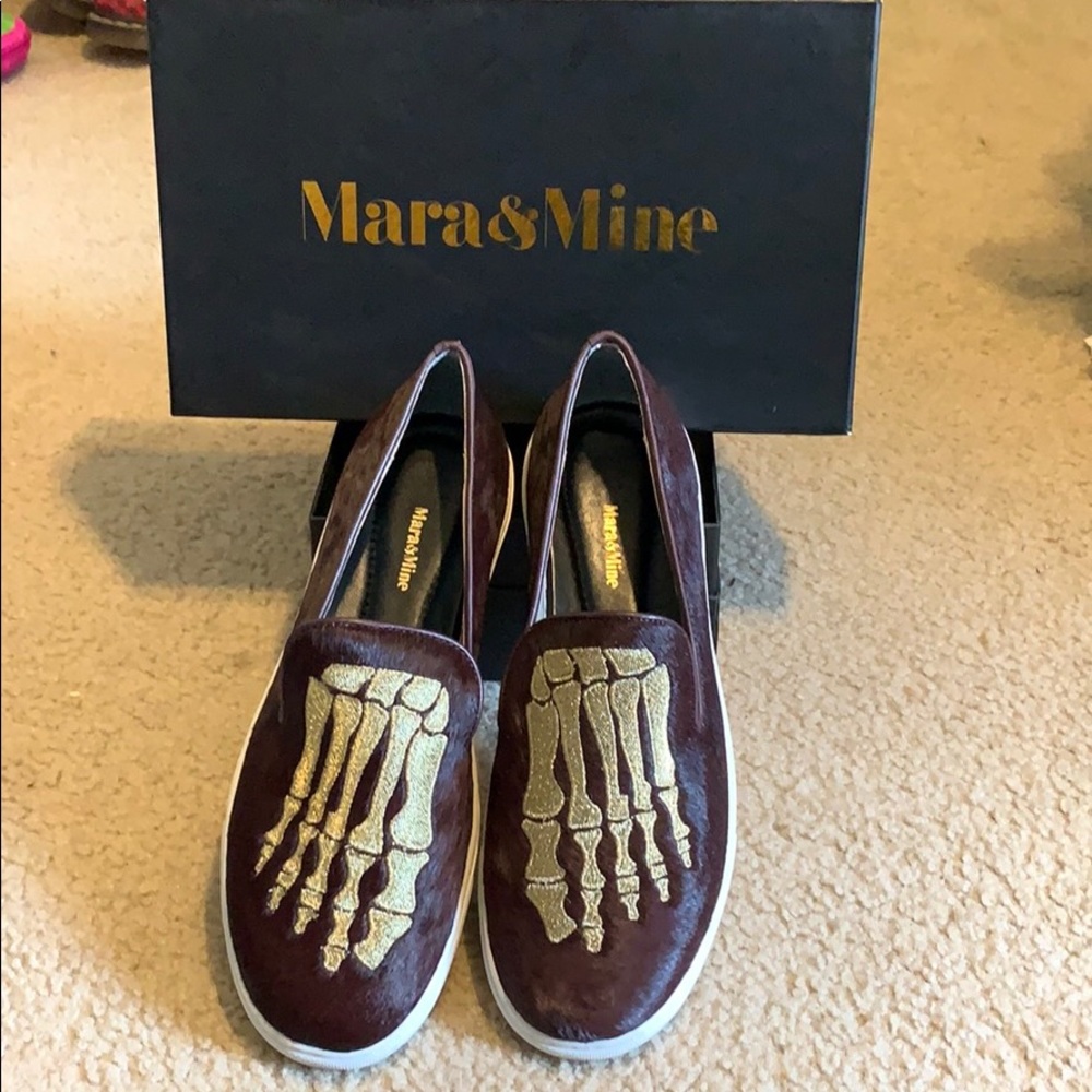 Mara & Mine NEW IN BOX Jem Skull Pony sneakers